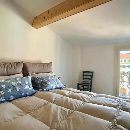 Con Ascensore E 2 Da Letto In Centro Ad Oneglia Apartment