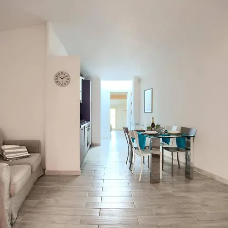 Con Ascensore E 2 Da Letto In Centro Ad Oneglia * Imperia