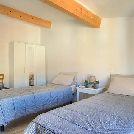 Con Ascensore E 2 Da Letto In Centro Ad Oneglia